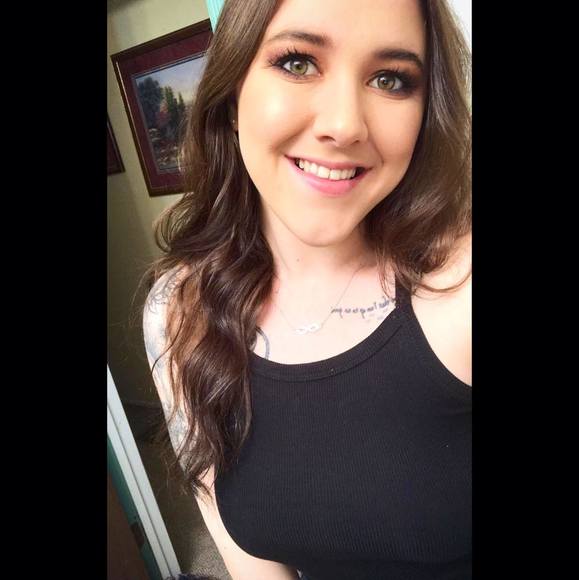 Meet the Posher Other - Meet your Posher, Danielle